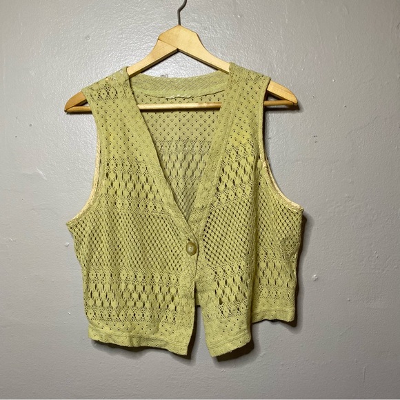 Vintage Jackets & Blazers - Vintage Green Crochet Knit Cropped Boho Whimsigoth Sweater Vest Size Medium